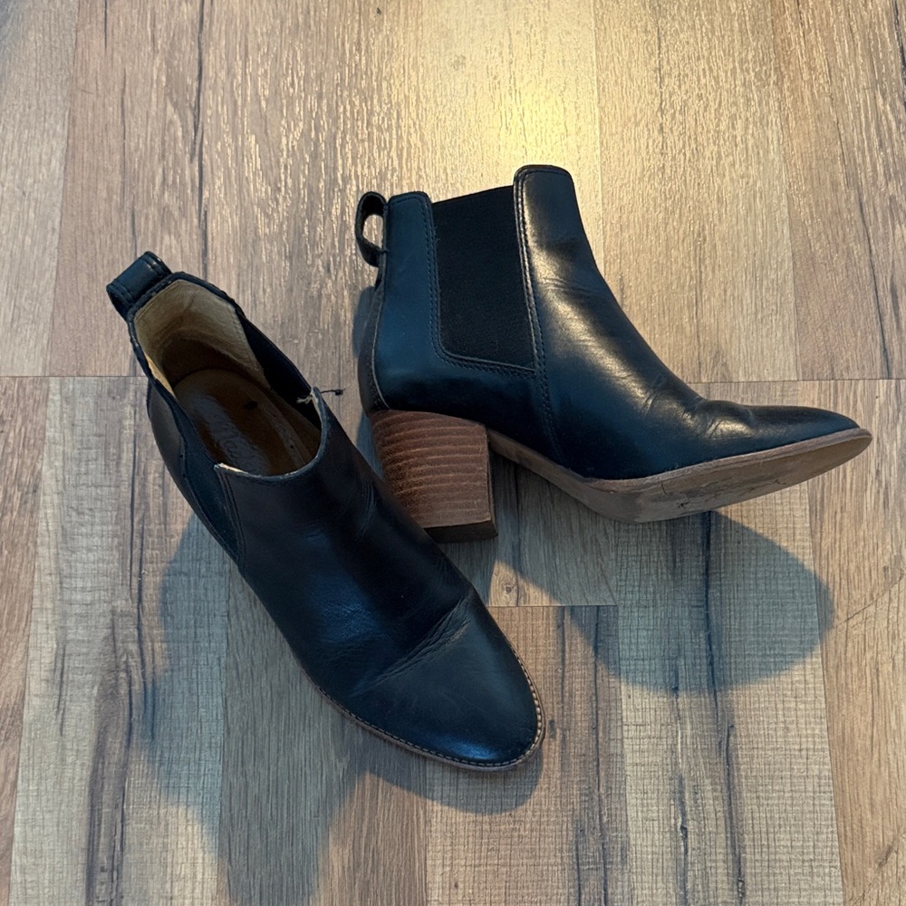 Madewell Black Leather Chelsea Booties with Stacked Heel *read description!*